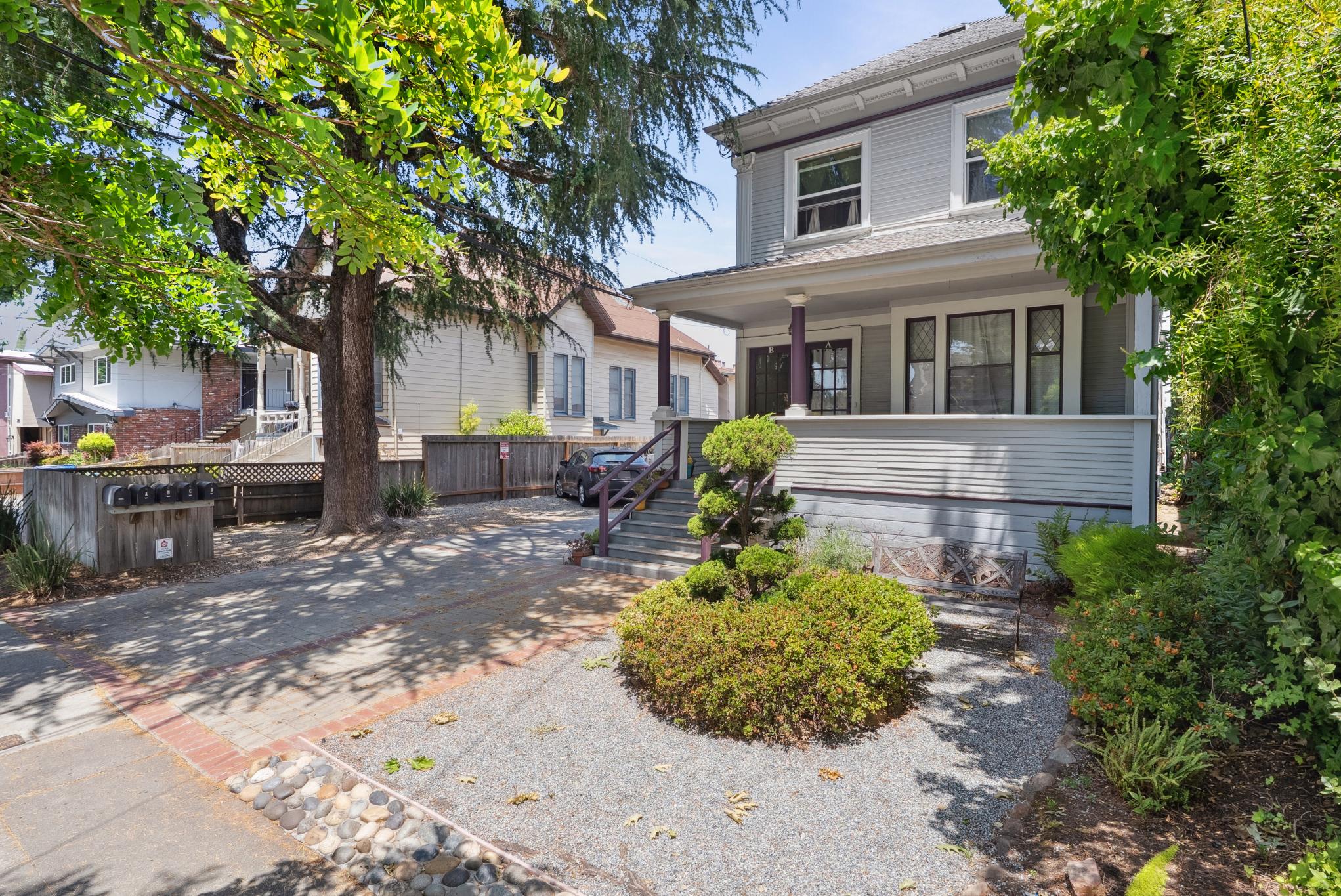 2117-19 Alameda Avenue