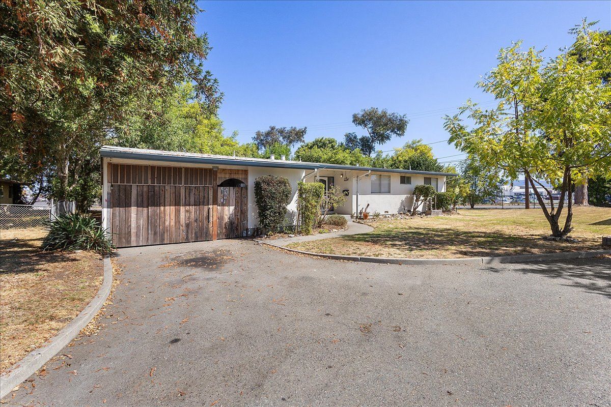 2820 Barbers Point Rd.