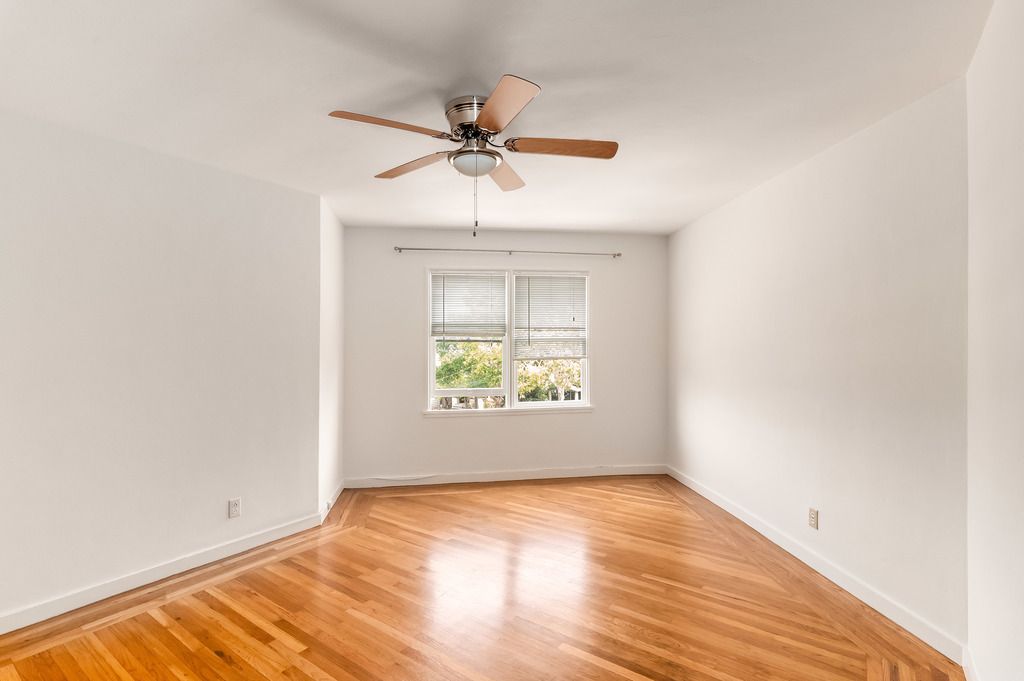 1535 Everett Street #5