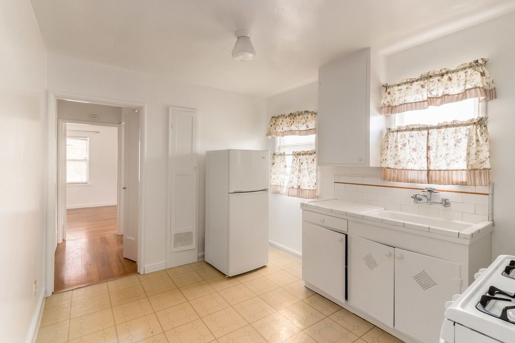 1535 Everett Street #5