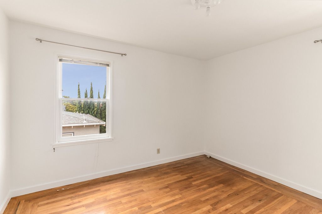 1535 Everett Street #5