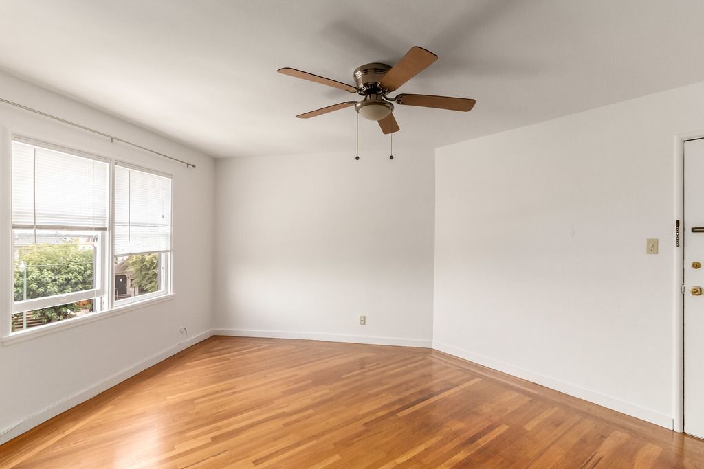 1535 Everett Street #5