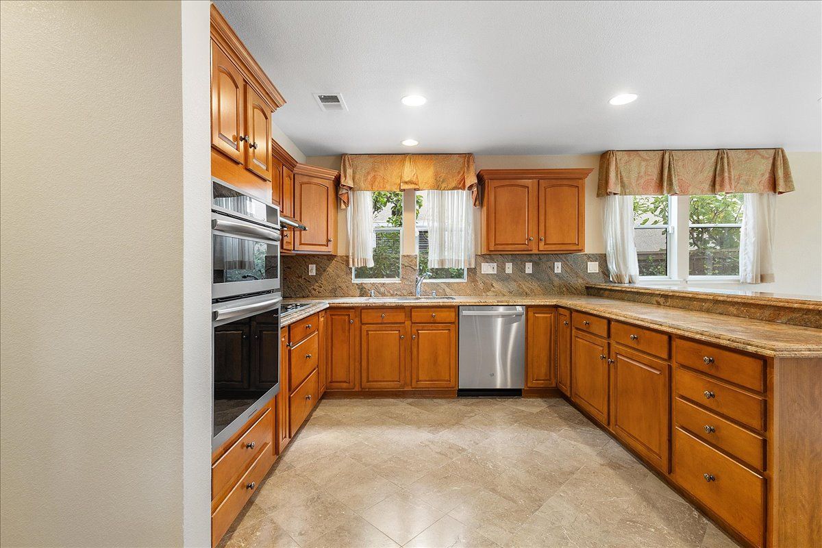3 Cerruti Ct