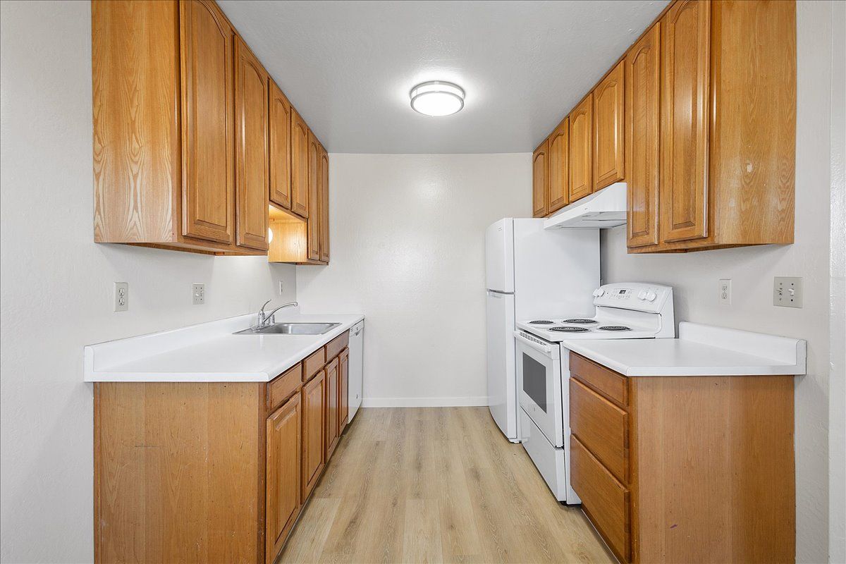 2228 Lincoln Ave #K