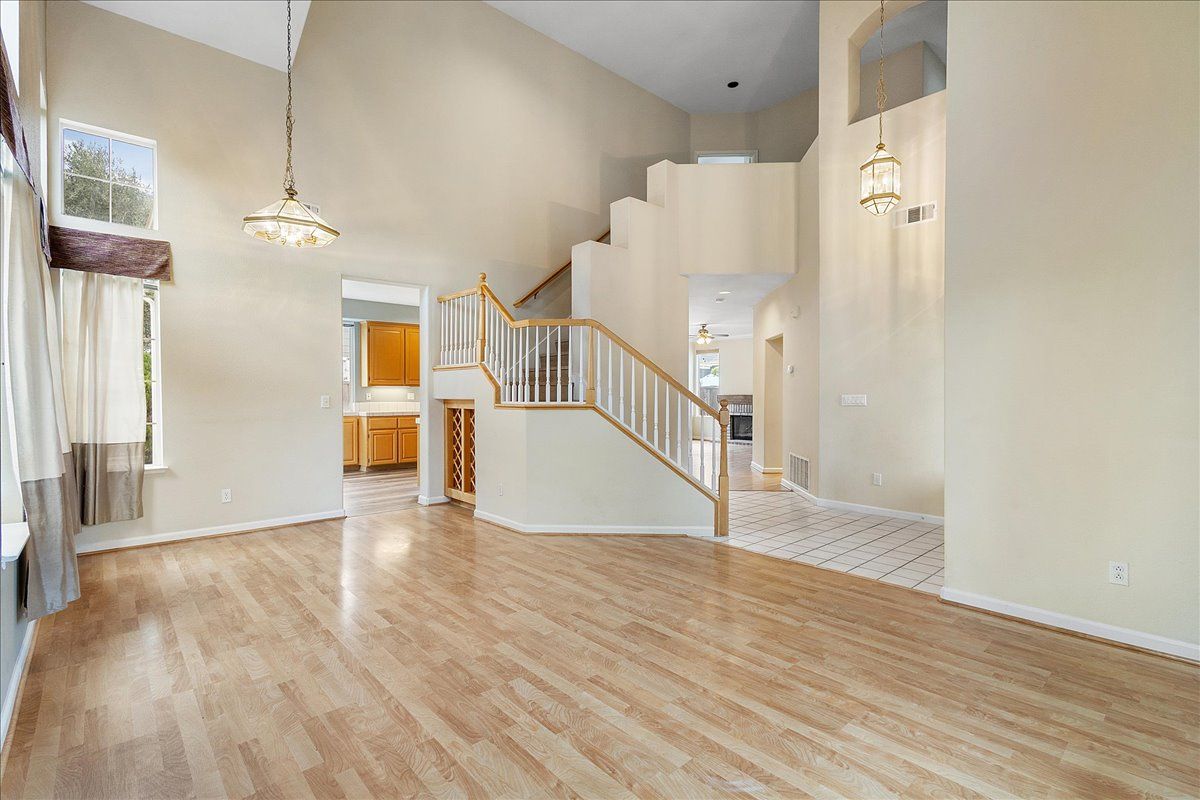 16 Smith Ct