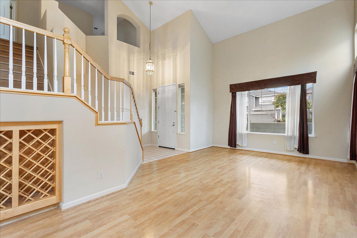 16 Smith Ct