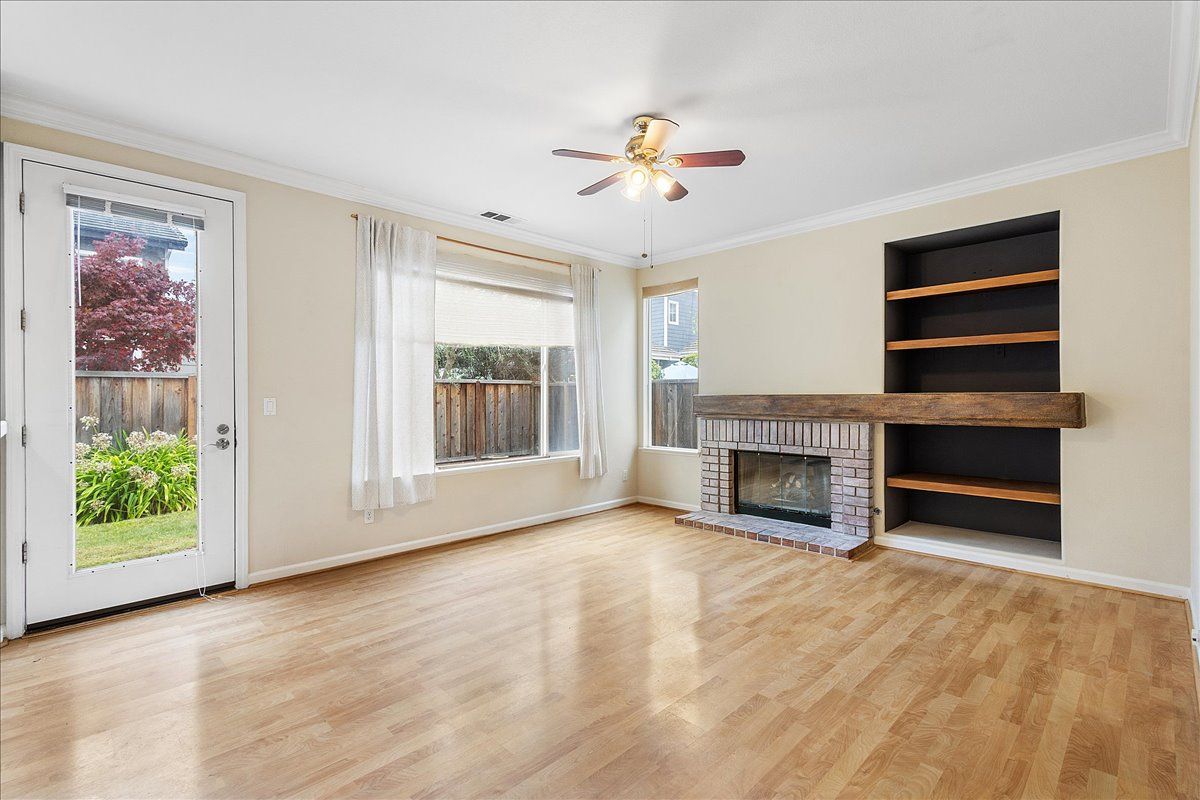 16 Smith Ct