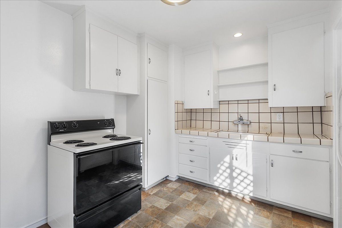 3131 Fernside Blvd 