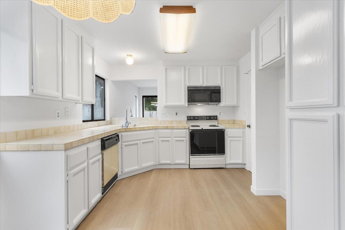 303 Delmonte Way