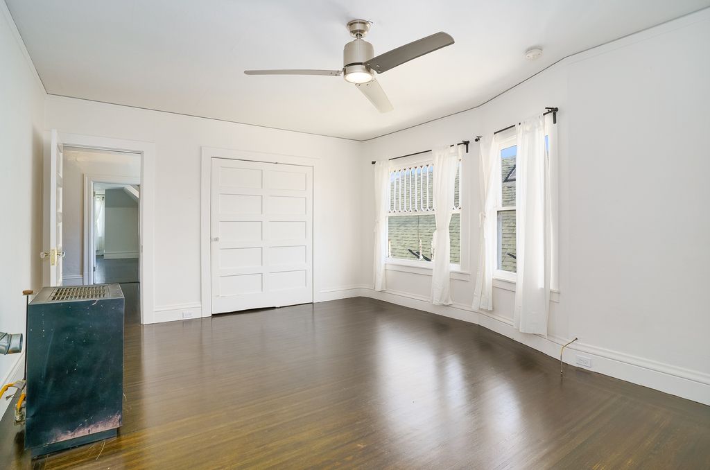 1525 Broadway #4