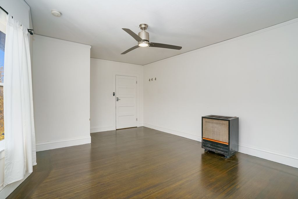 1525 Broadway #4