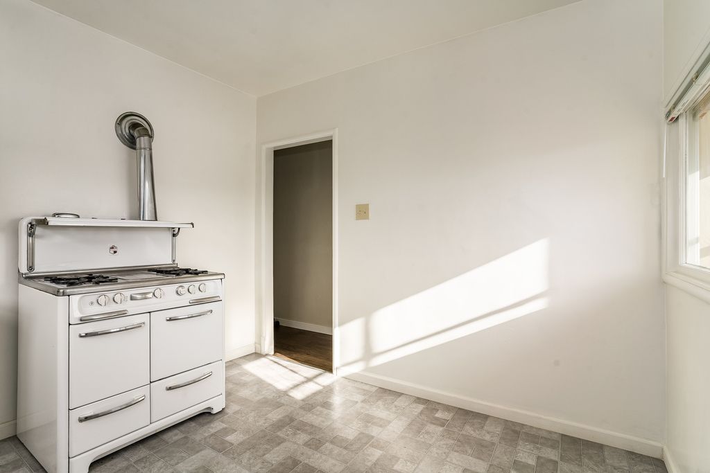 2432 Webb Ave #A