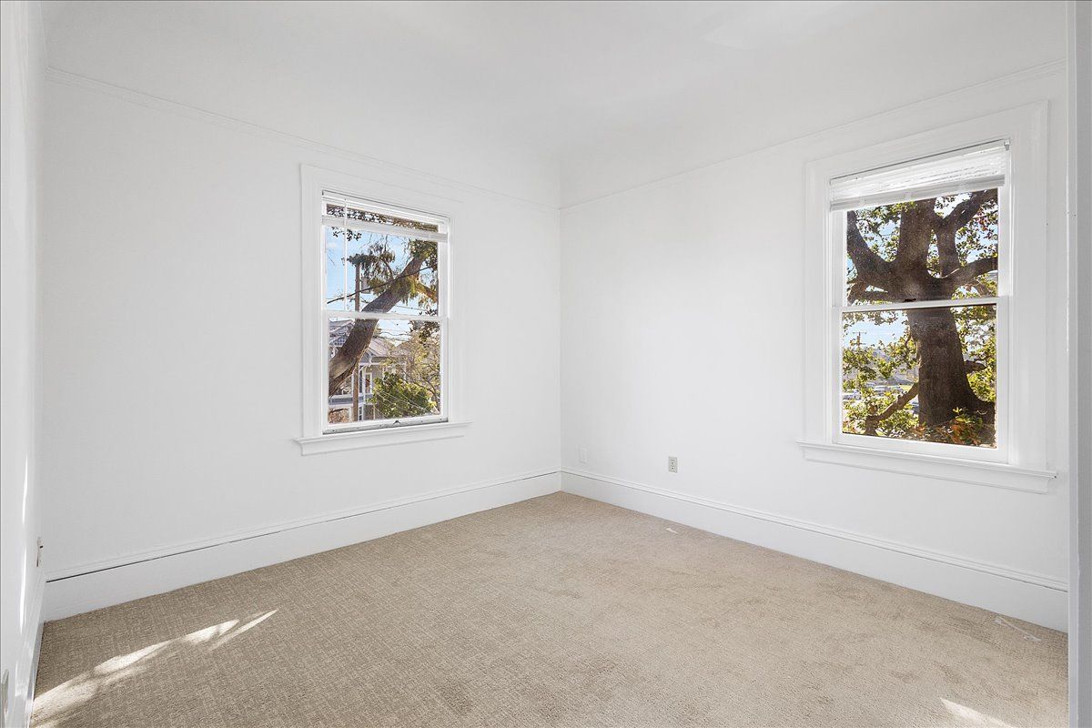 1147 Park Ave