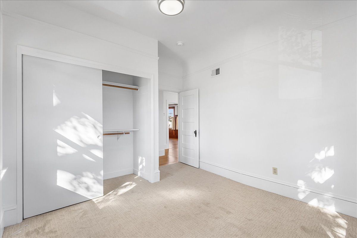 1147 Park Ave