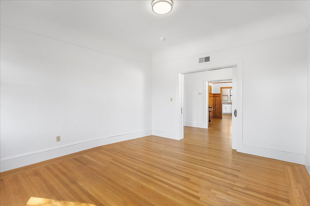 1147 Park Ave
