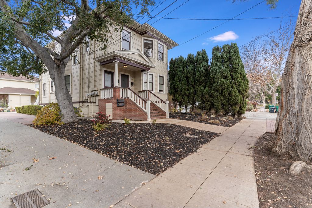 1147 Park Ave