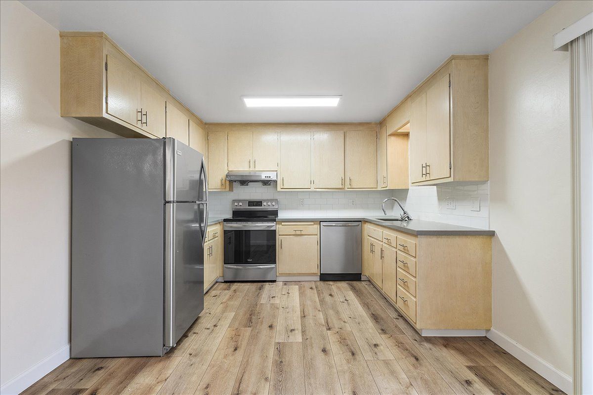 2015 Central Ave #D