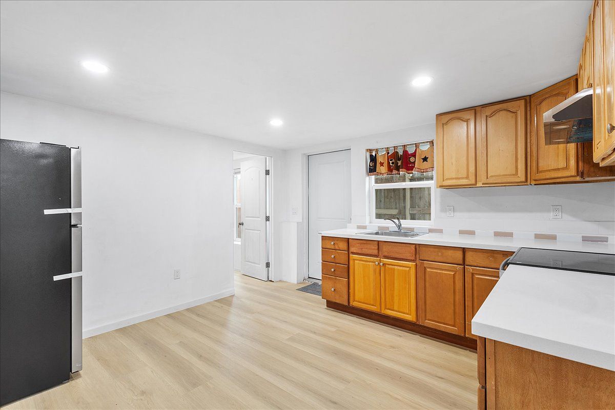 2246 Encinal Ave #B