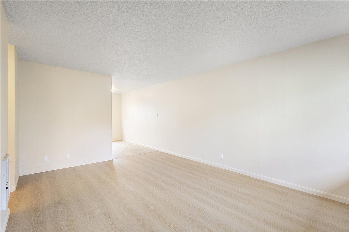 2208 San Antonio #D