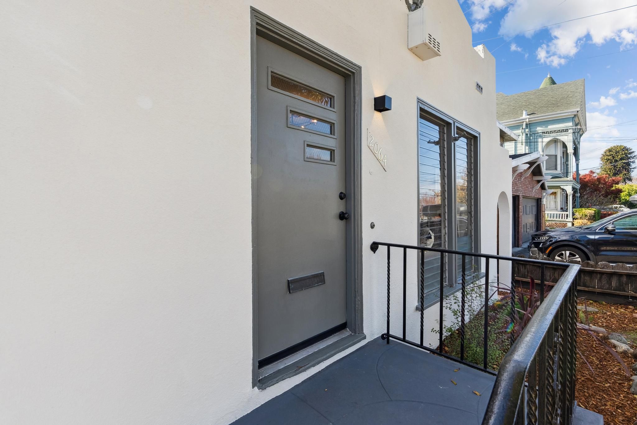 2064 Encinal Ave