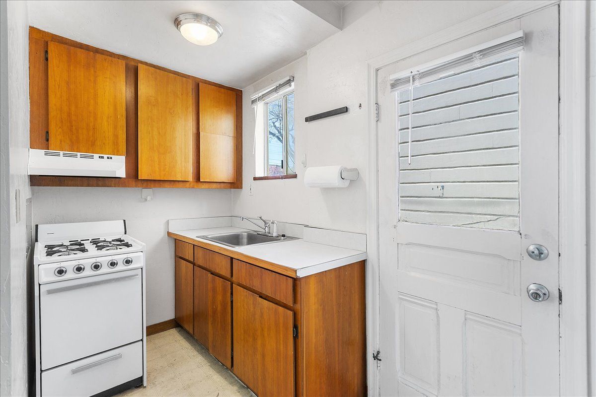 3249 Encinal Ave #B