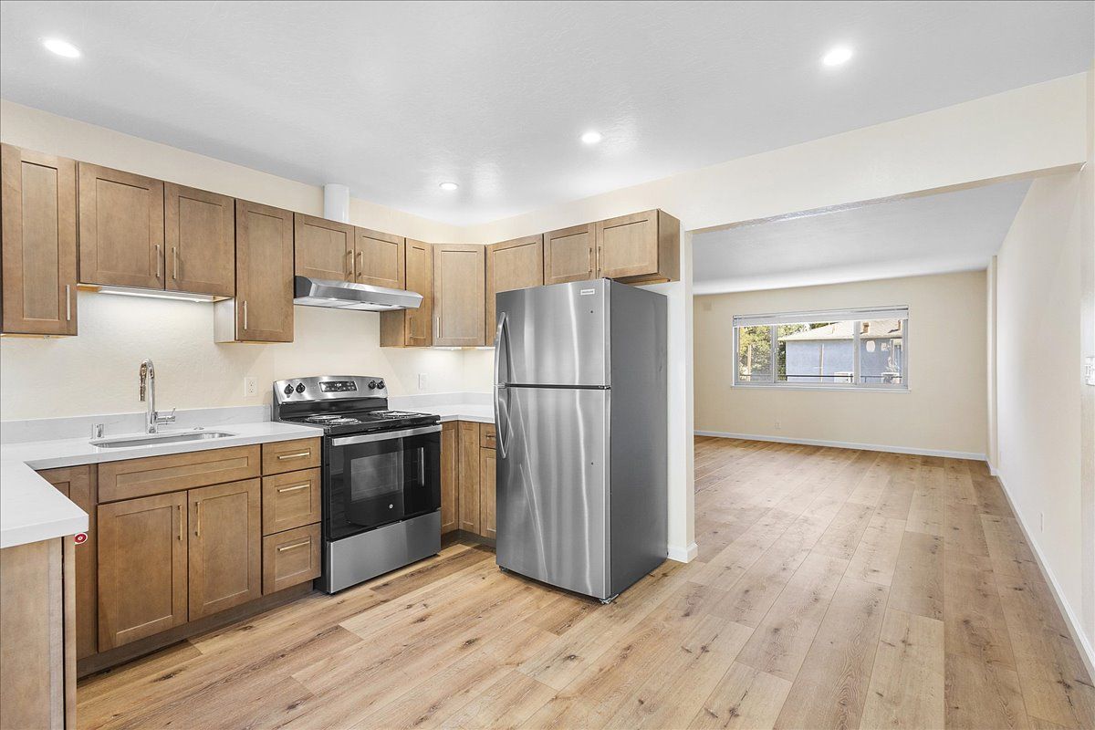2015 Central Ave #H
