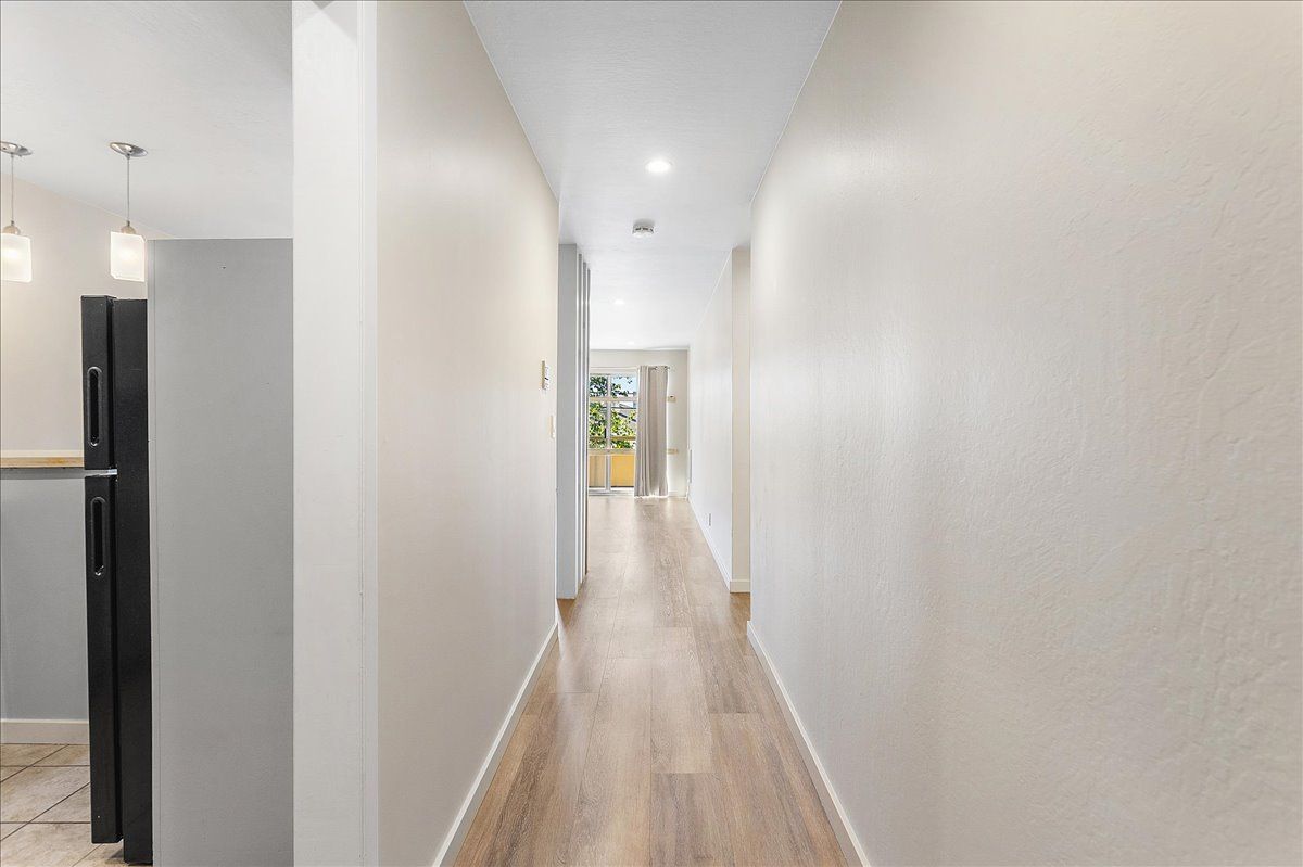 528 Merritt Ave #303