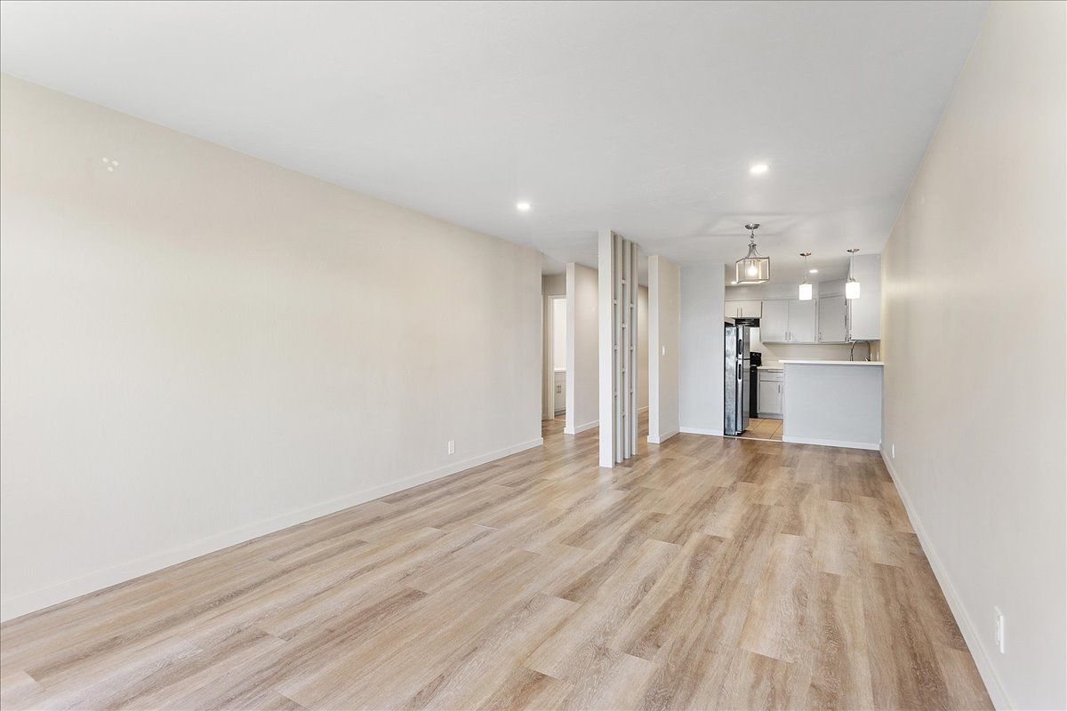 528 Merritt Ave #303