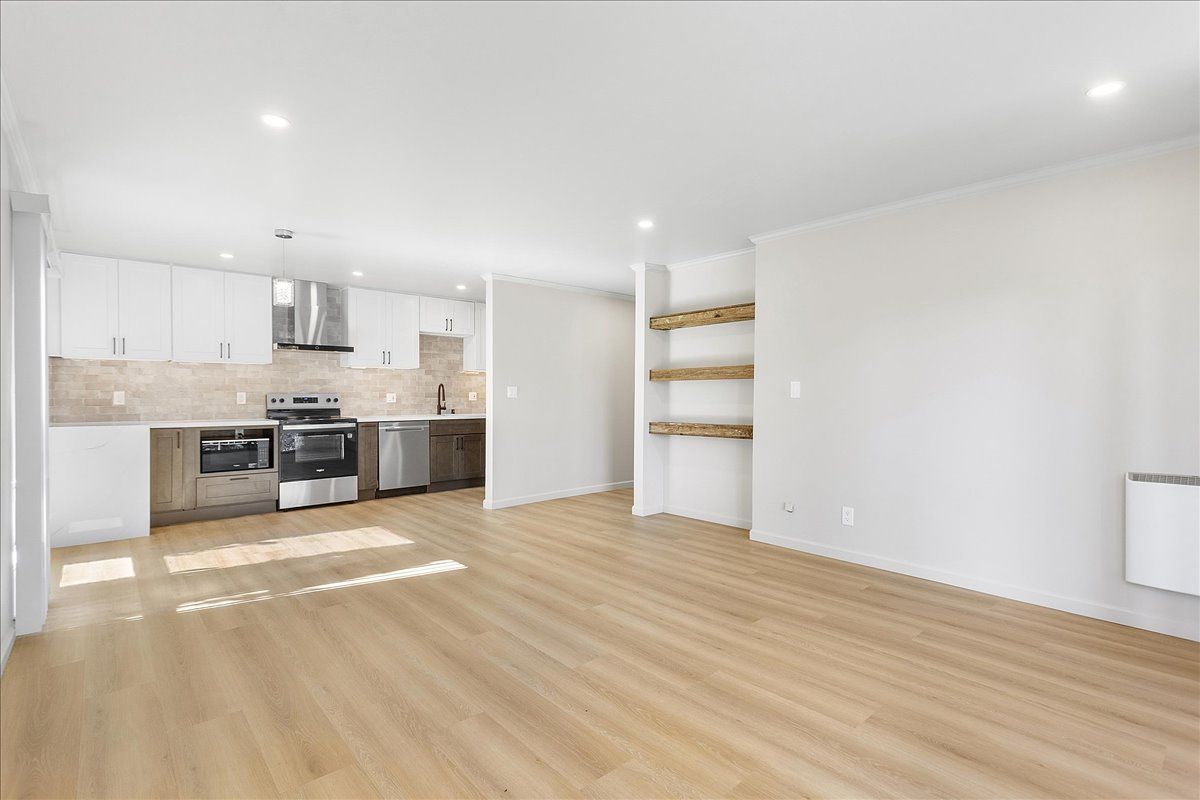 528 Merritt Ave #107