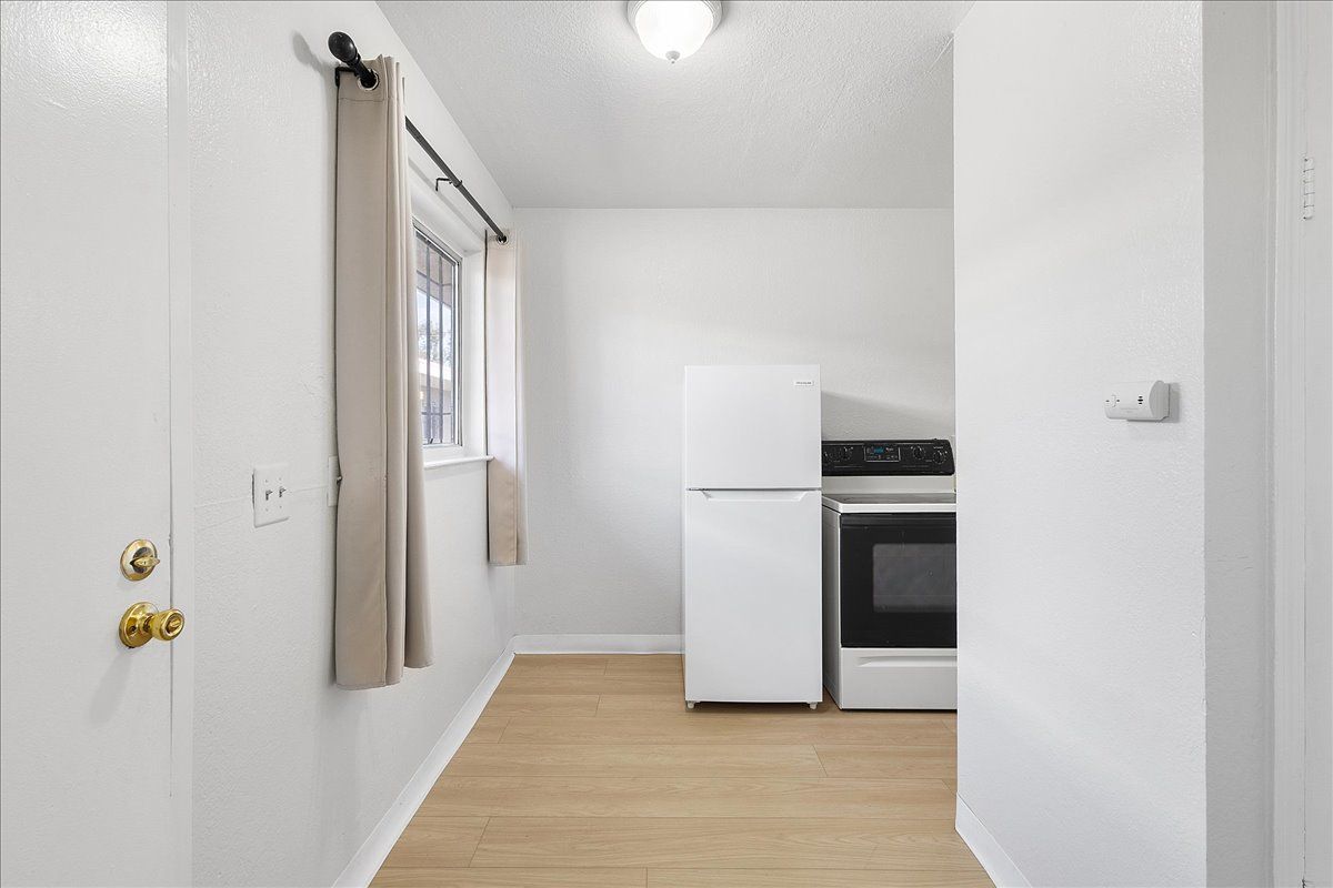1847 E. 25th St #8