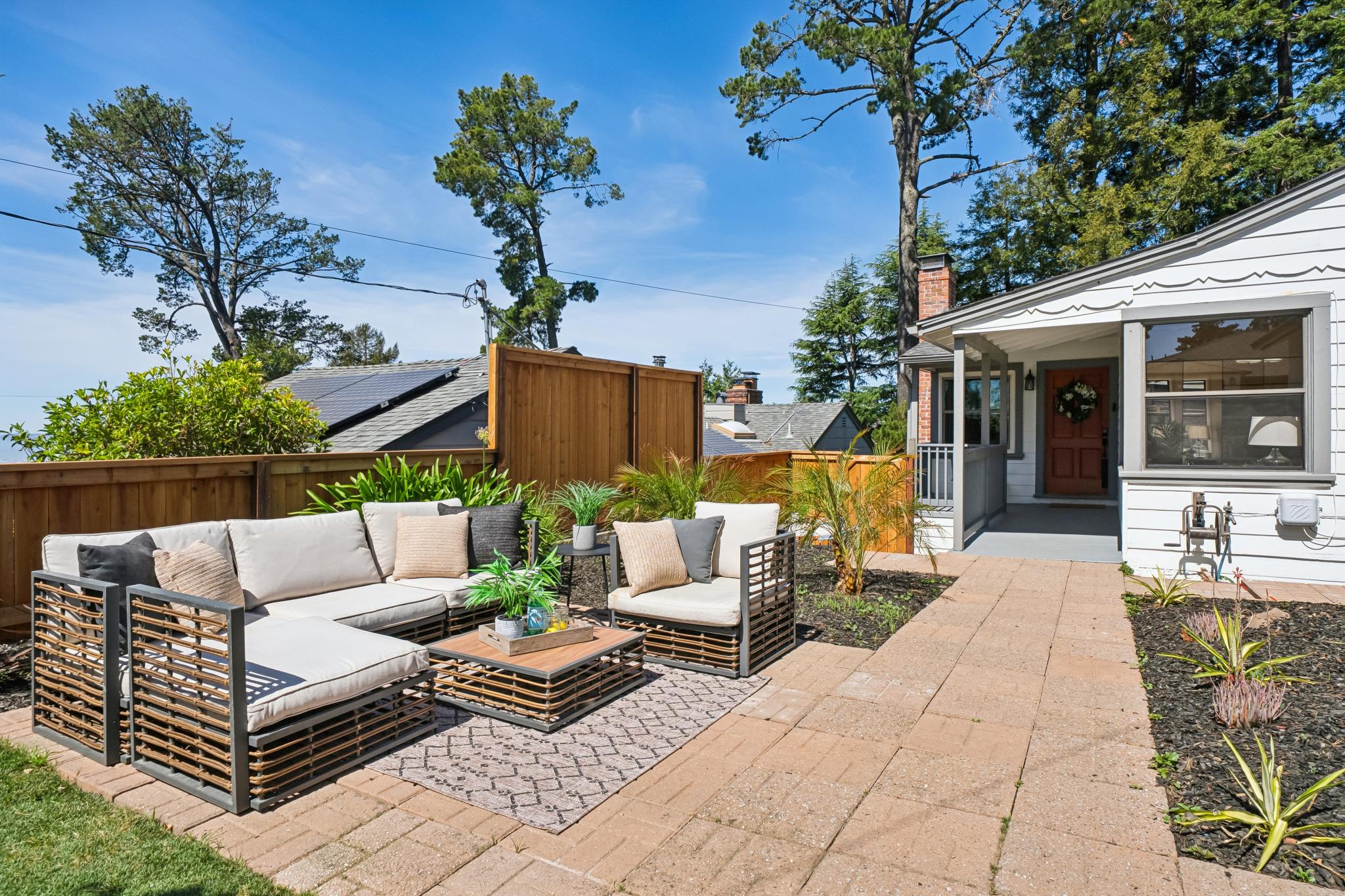 39 Chatsworth Ct