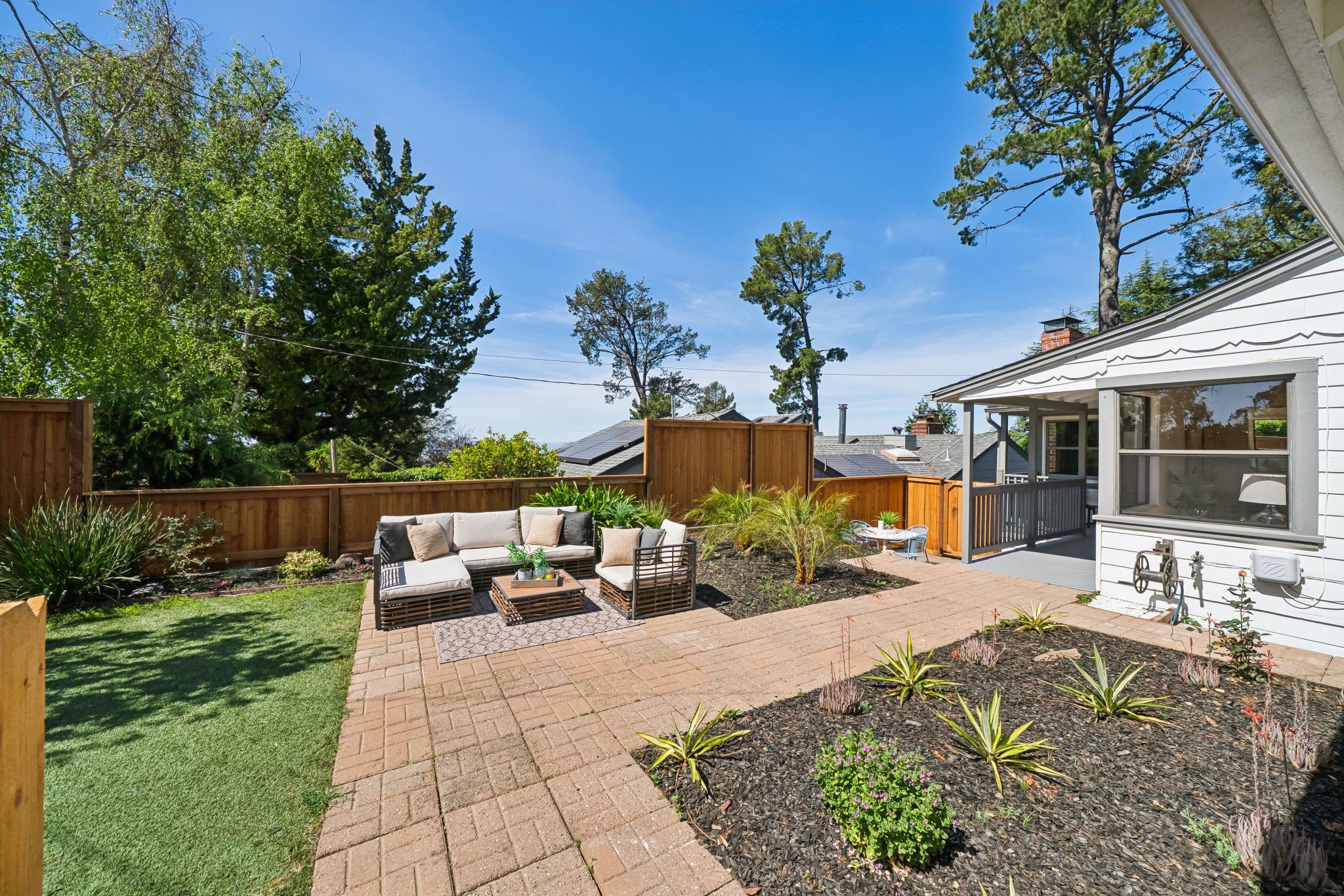 39 Chatsworth Ct