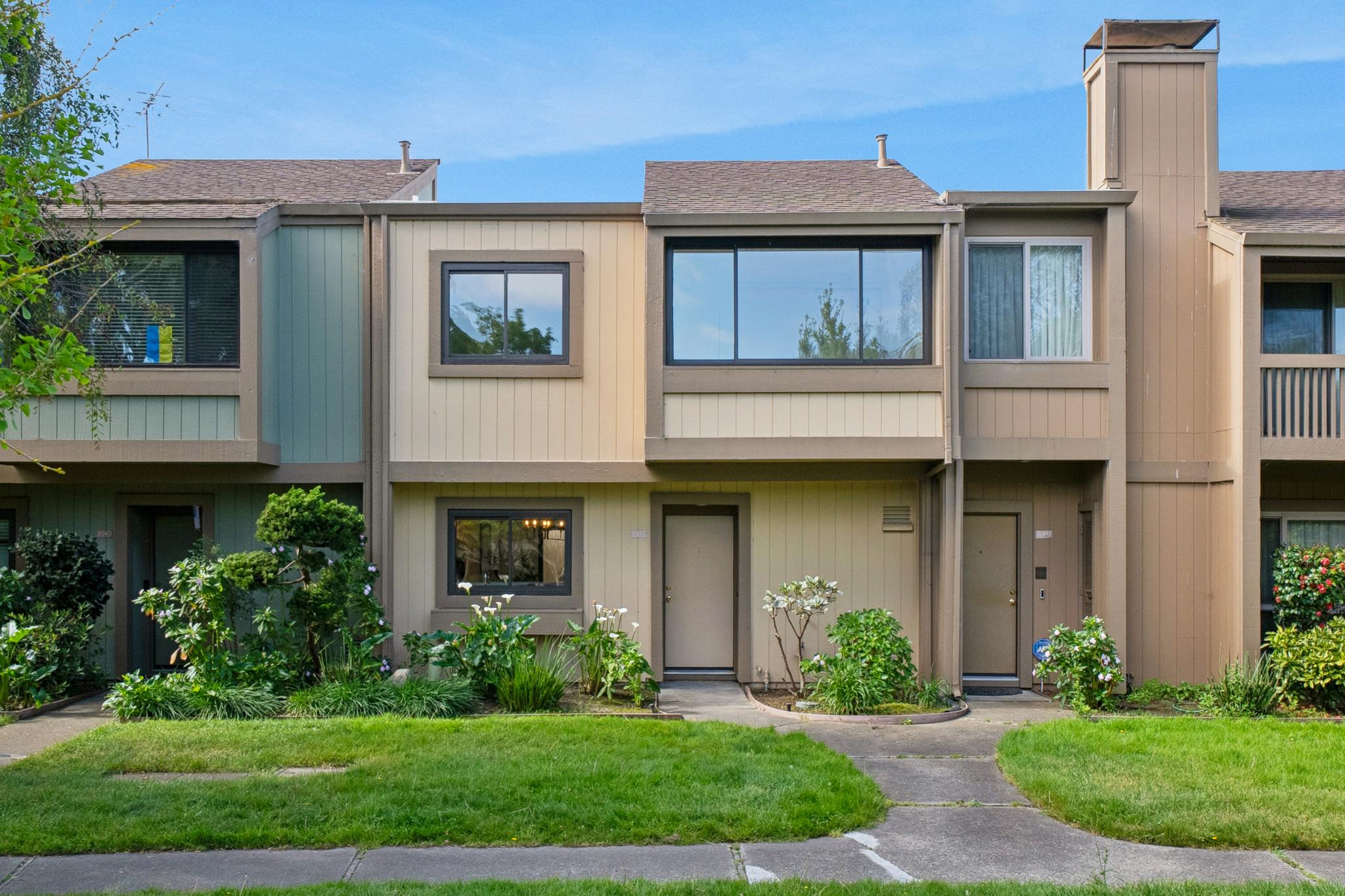 3343 Solomon Ln