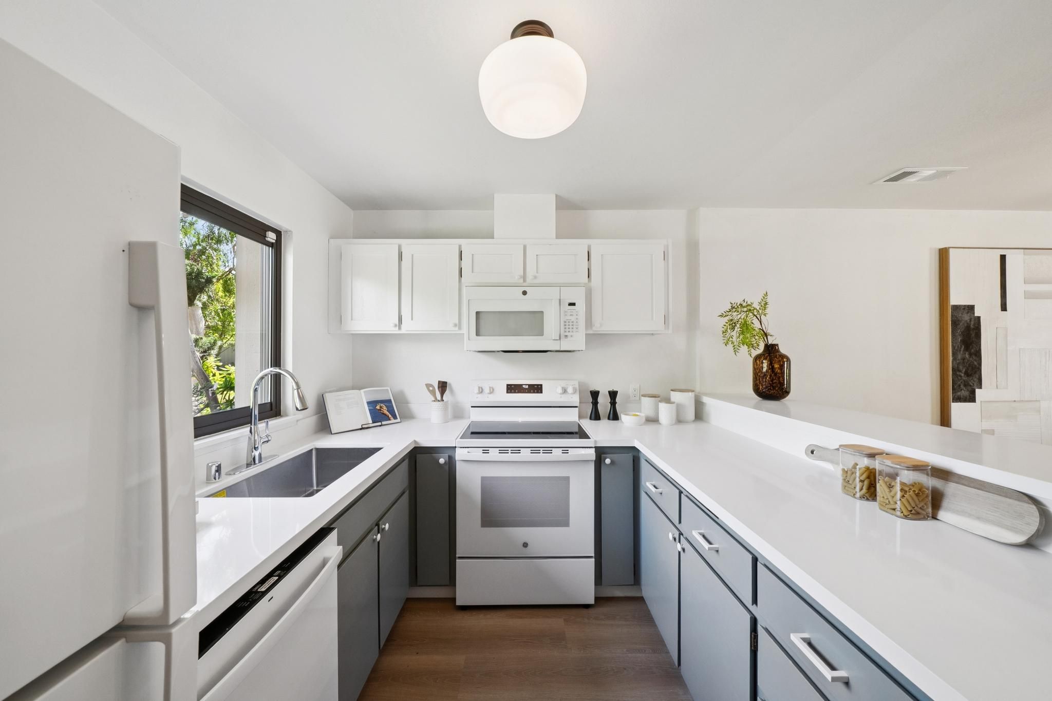 3343 Solomon Ln