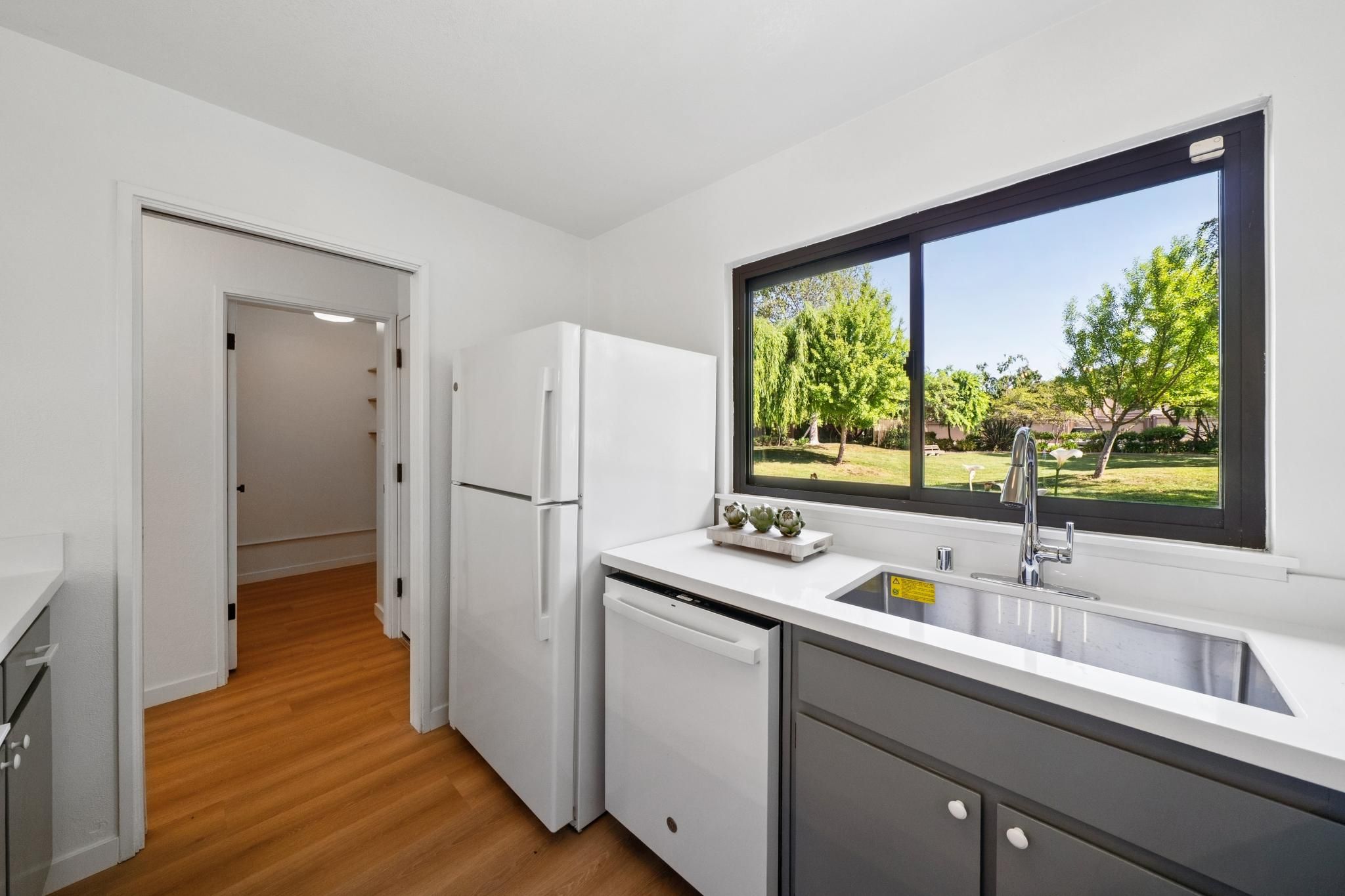 3343 Solomon Ln
