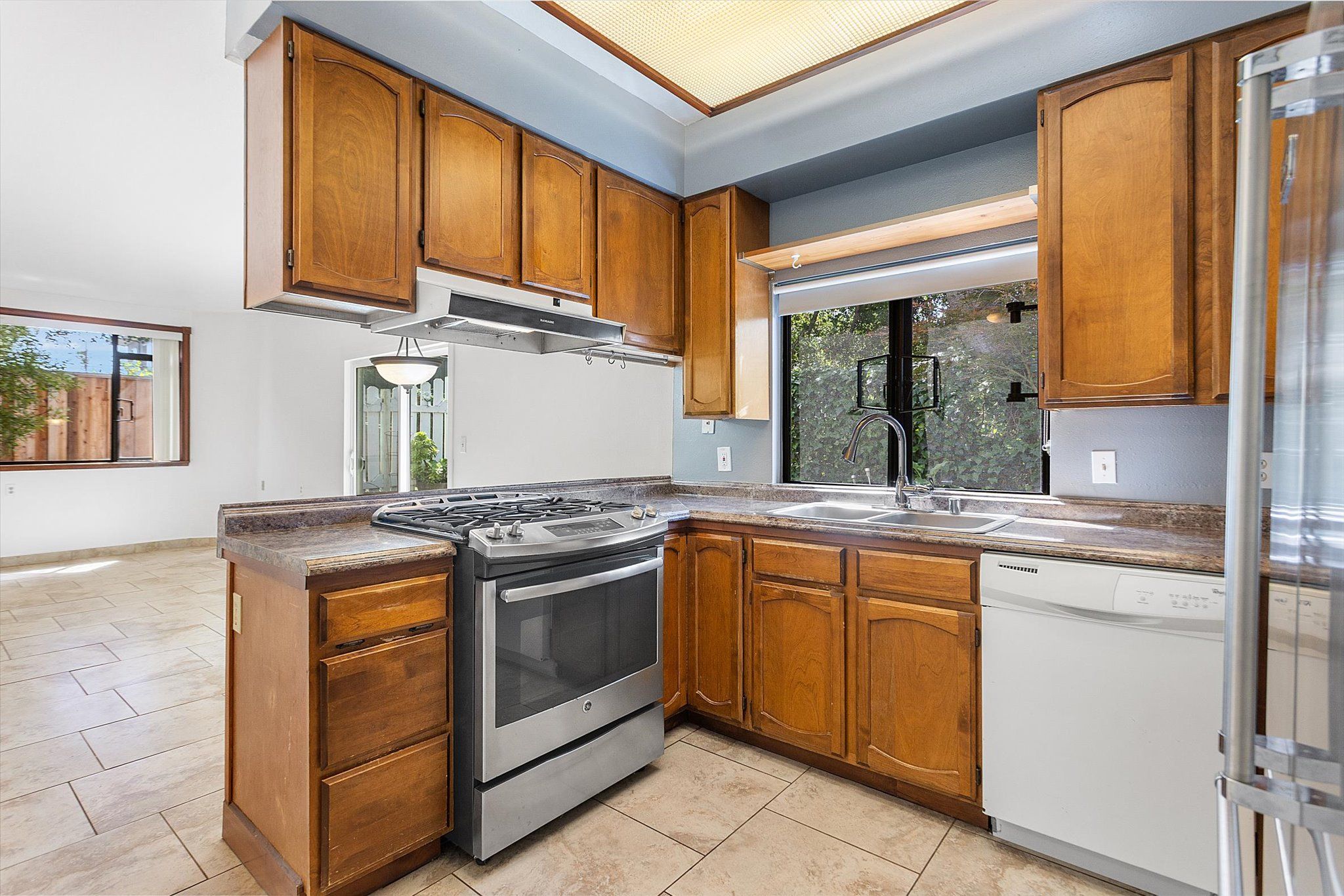 1527 Verdi Street 