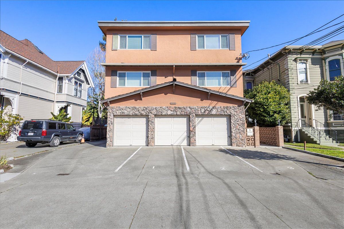 2221 San Antonio Ave #J
