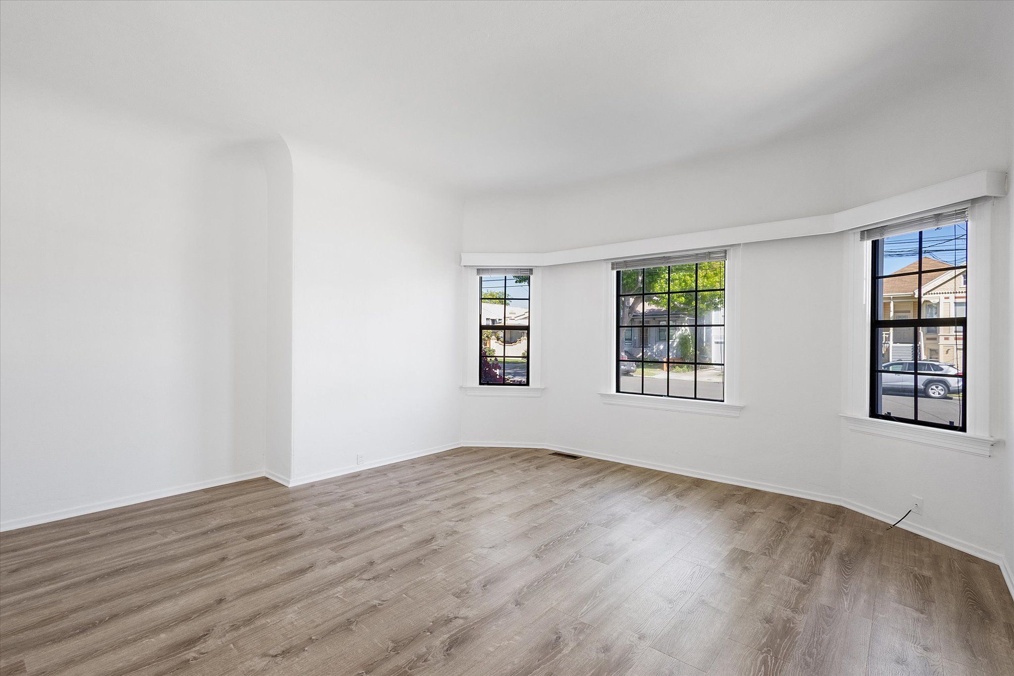 1087 Park Ave