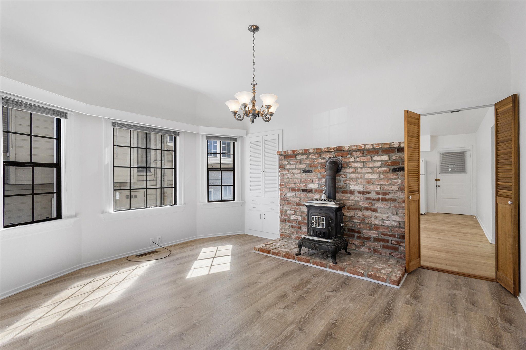 1087 Park Ave