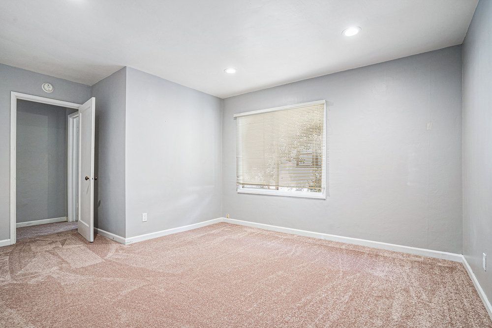 1203 Benton St.