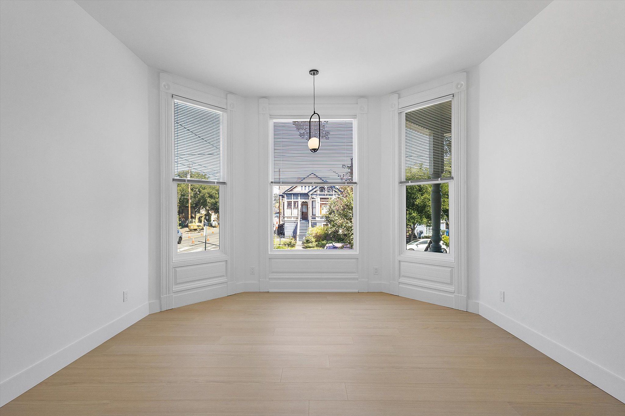 1533 Lafayette St #4