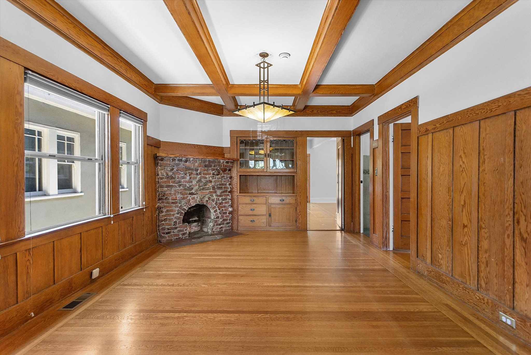 2516 Encinal Ave