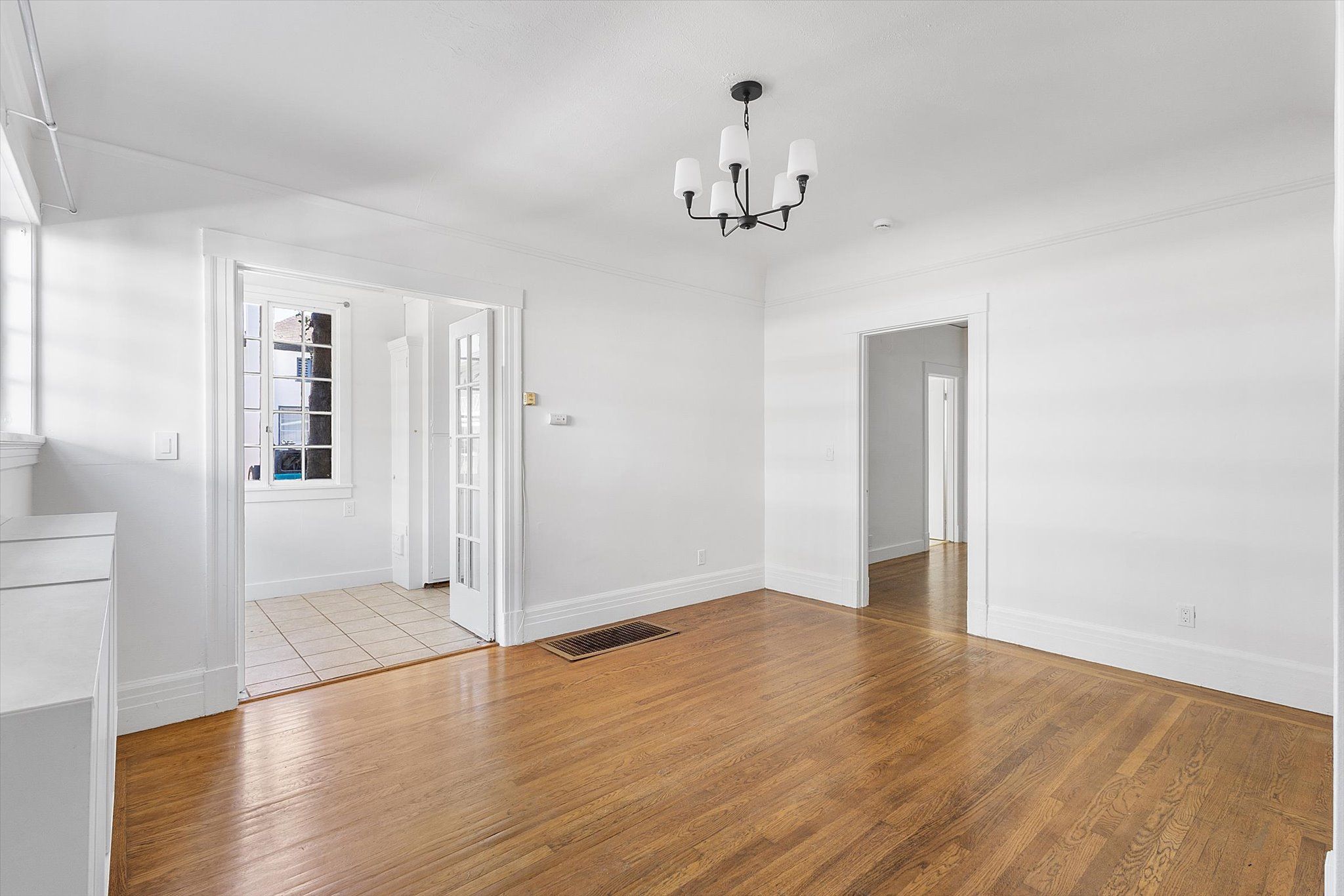 2138 Clinton Ave #A
