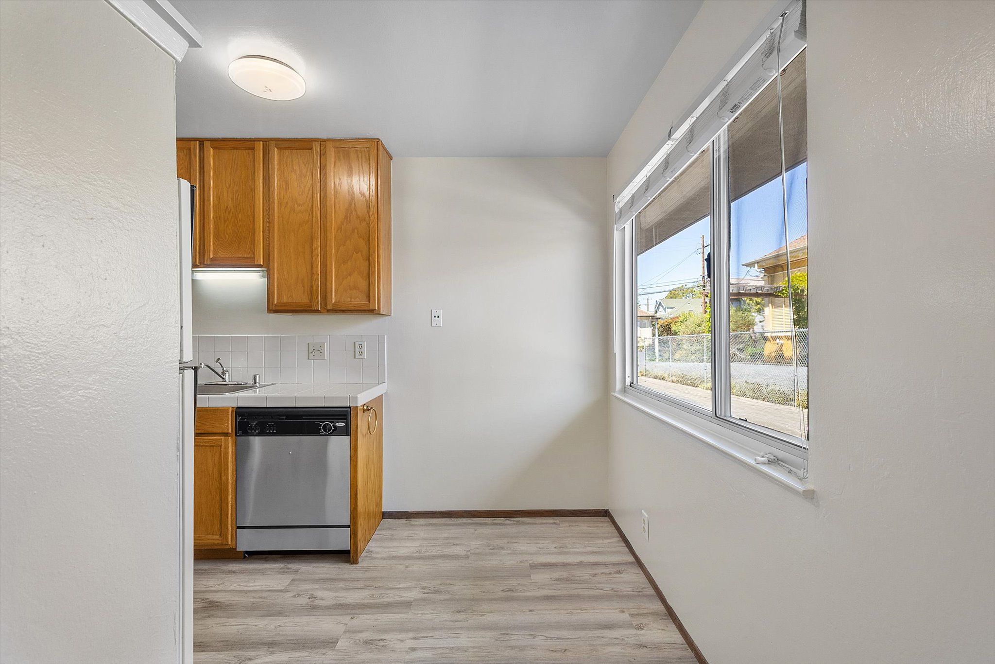 2911 Deakin St #3