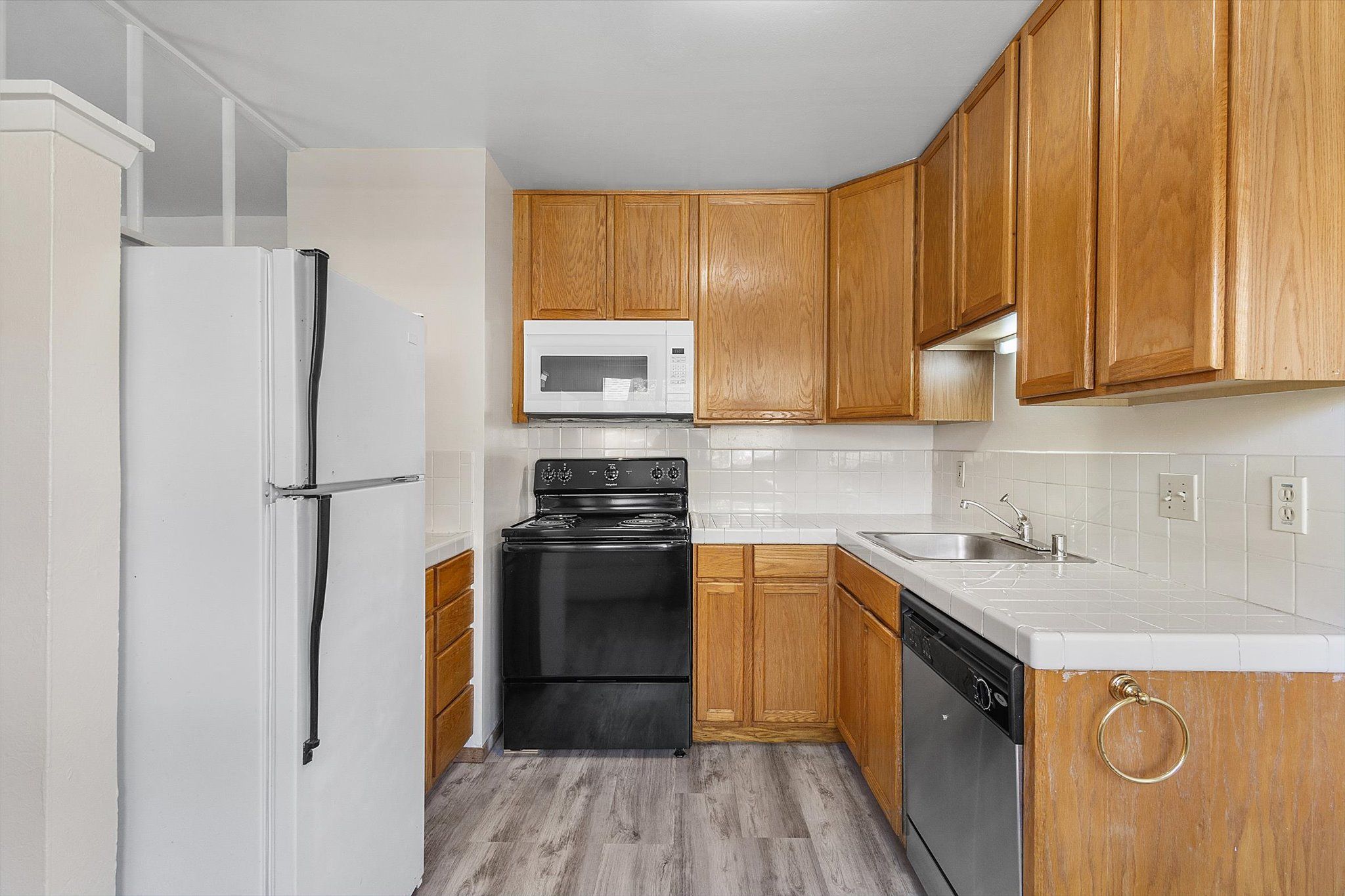 2911 Deakin St #3