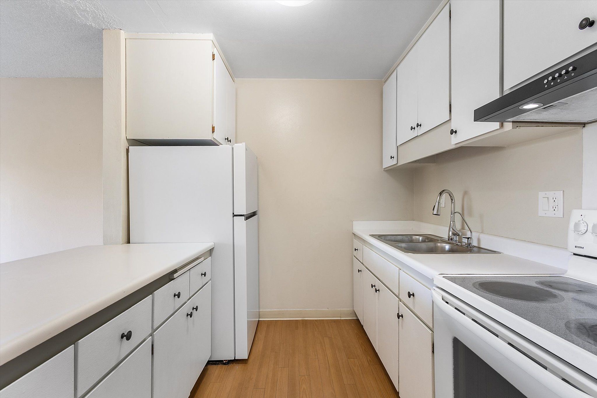 1327 Webster St #B305