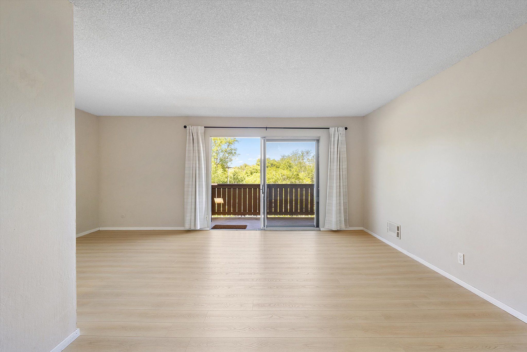 1327 Webster St #B305