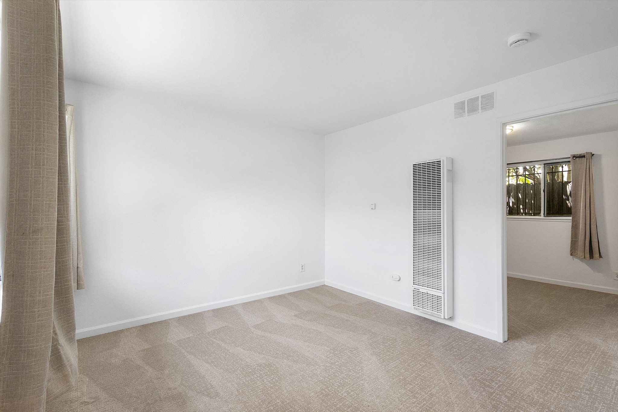 1843 E. 25th St #2
