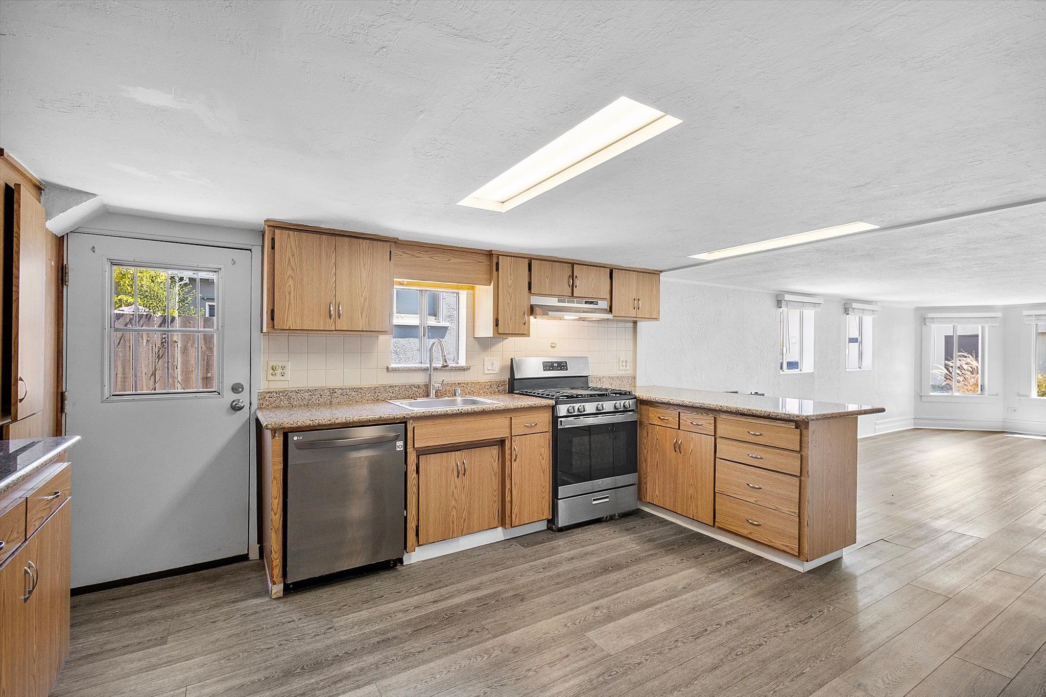 531 Taylor Avenue - Lower unit 