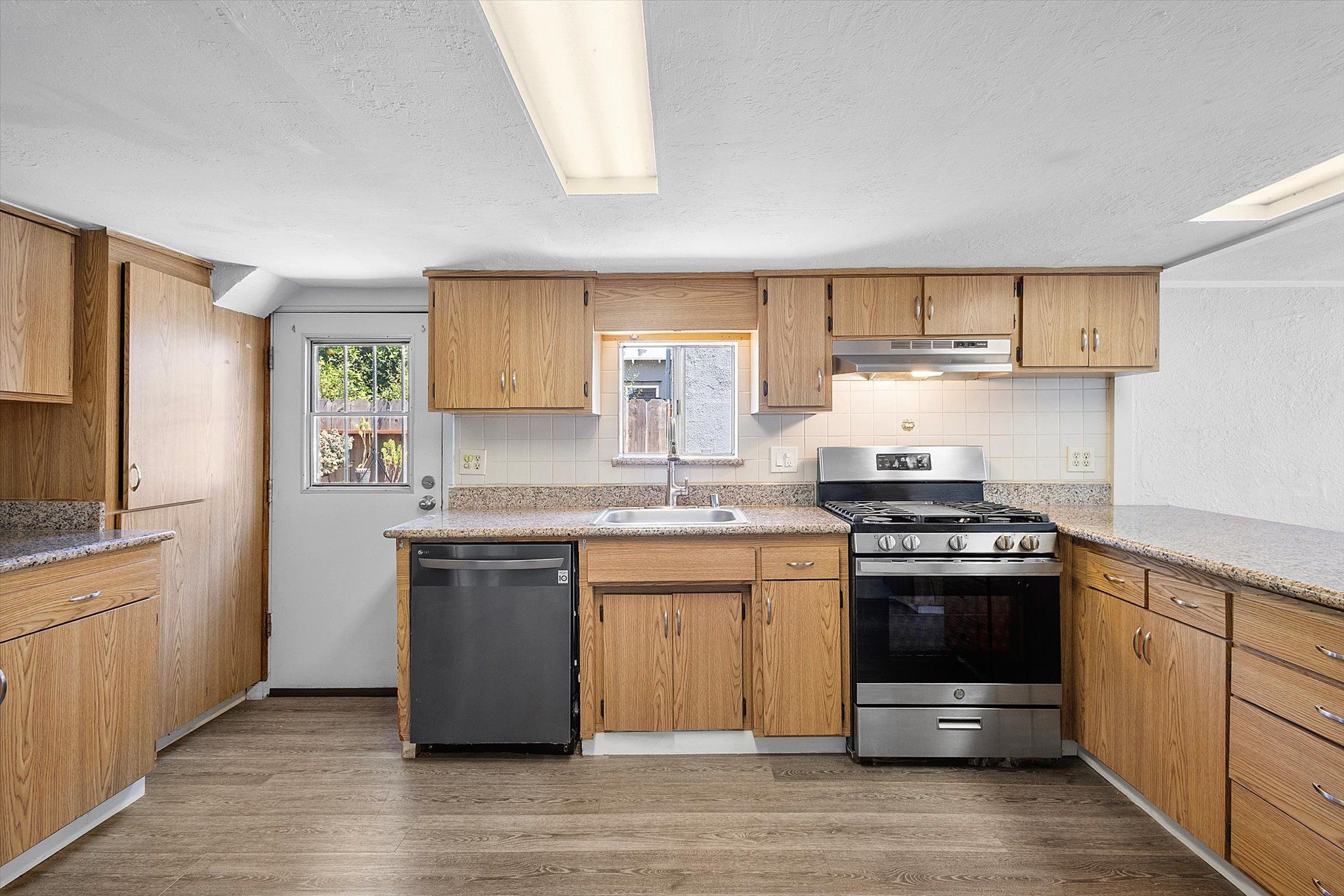 531 Taylor Avenue - Lower unit 